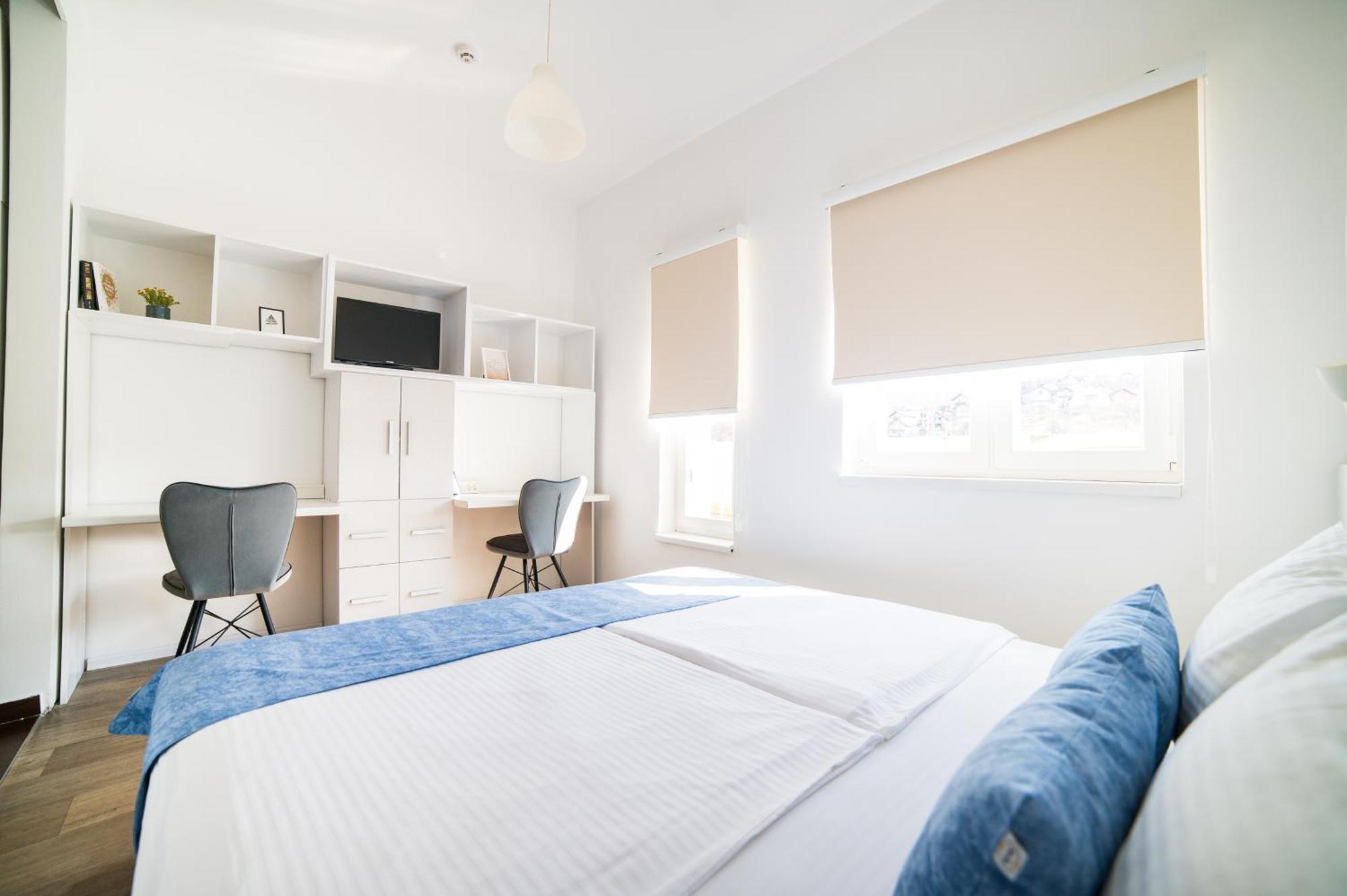 University Hotel Dorrah Тузла Екстер'єр фото